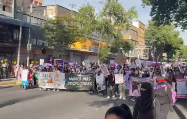 Más de 15 mil mujeres marchan en Guadalajara contra la violencia de género