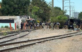 Operativo en “Pueblo Quieto” deja nueve detenidos y armas aseguradas