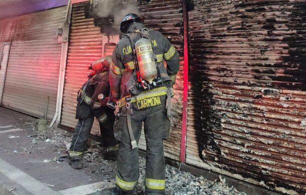 Incendio en dulcería movilizó a bomberos en el Centro de Guadalajara