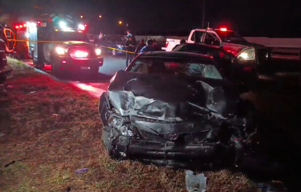 Joven grave tras choque por vuelta prohibida en carretera a Tesistán