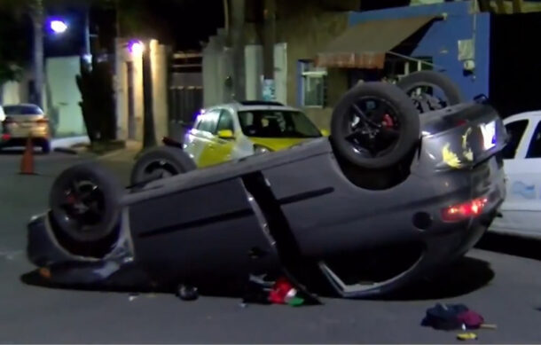 Conductor resulta herido tras volcadura en San Miguel de Huentitán