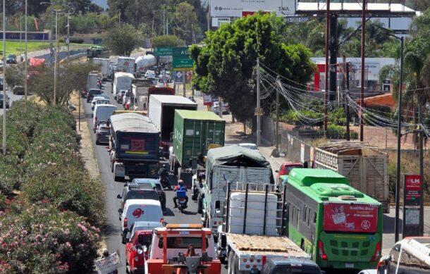 Obras colapsan circulación en López Mateos Sur; reportan filas de hasta 7 kilómetros