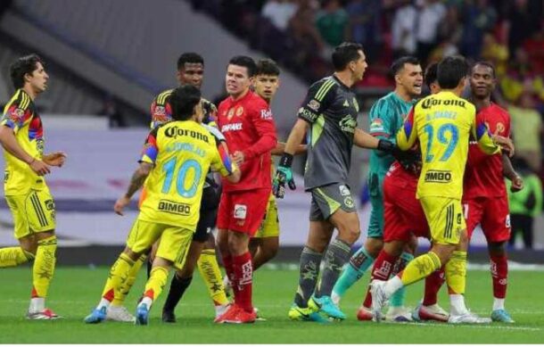 Mohamed, Helinho y Henry Martín suspendidos tras la bronca en el Azteca