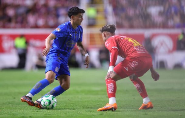 Chivas empata con Necaxa y rompe récord de puntos en torneos cortos