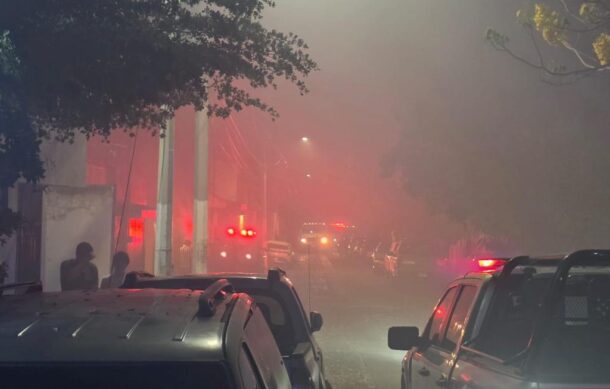 Incendio consume bodega de plásticos en Zapopan; no hay lesionados