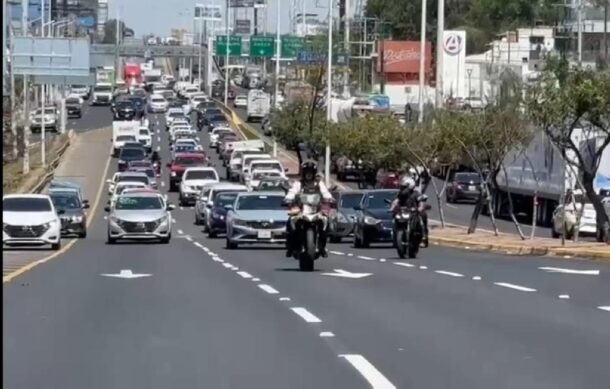 Conductores de plataforma protestan rumbo al Aeropuerto de GDL