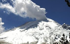Rescatan a tres personas extraviadas en el Nevado de Colima