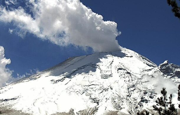 Rescatan a tres personas extraviadas en el Nevado de Colima