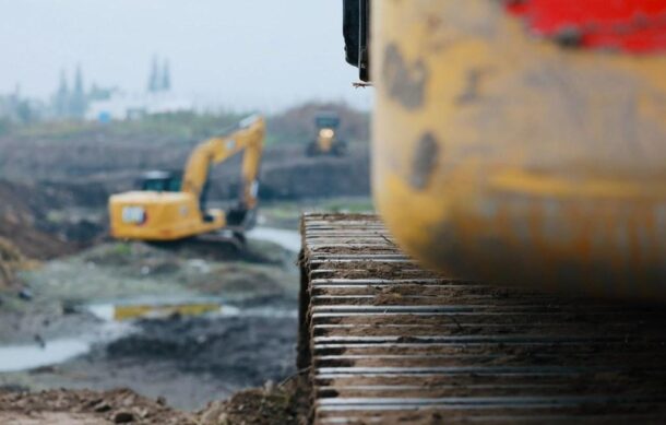 Tlajomulco comienza con el desasolve de canales, arroyos y bocas de tormenta