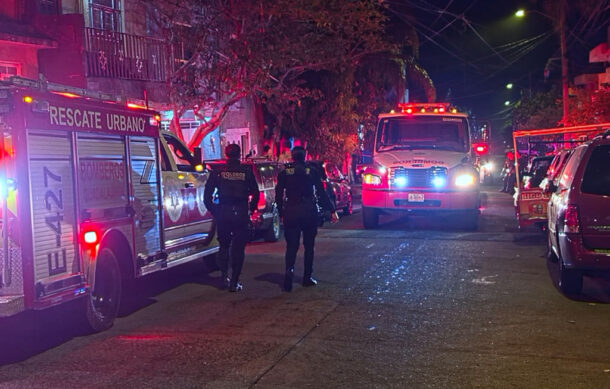 Rescatan a hombre de incendio en vivienda de Santa Cecilia