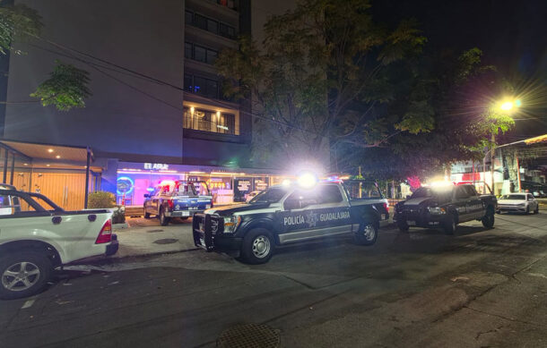 Hombre agrede a su madre de 85 años en Guadalajara; nieto interviene para defenderla