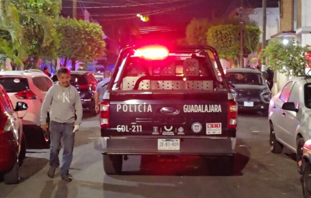 Asesinan a hombre a balazos dentro de una vivienda en Guadalajara
