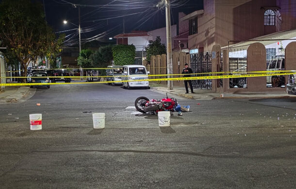 Muere motociclista tras choque en Jardines de Santa Isabel; mujer queda grave