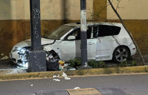 Choque en Av. Hidalgo deja saldo de una mujer lesionada