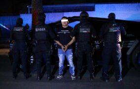 Capturan a presunto líder de banda de robos de relojes en Guadalajara