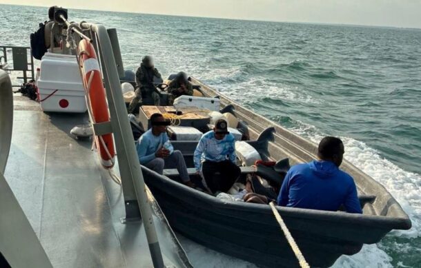 Aseguran embarcación con casi una tonelada de cocaína en Chiapas