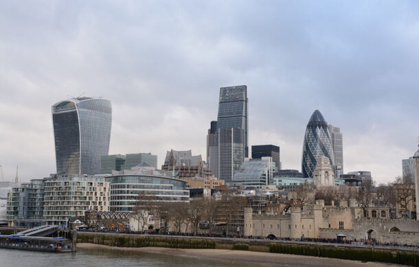 Ataque con cuchillo en Londres deja dos heridos; investigan posible móvil terrorista