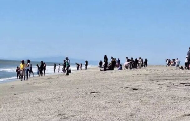 Mueren madre e hijo por fuerte oleaje en playa de Oaxaca