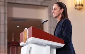 Sheinbaum recibe al embajador comercial de EU en el marco de la revisión del TMEC