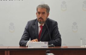 Clausuran en Jalisco dos farmacias por aplicar sueros vitaminados y pseudo medicamentos