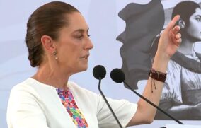 Sheinbaum destaca orgullo y riqueza cultural de México ante estudiantes