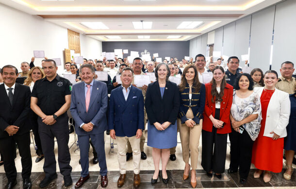 Concluyen capacitación en inglés a 200 elementos de seguridad rumbo al Mundial 2026