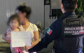 Resguardan a bebé localizada sola en calles de Lagos de Oriente