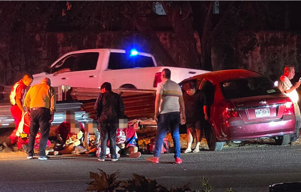 Familia resulta ilesa tras choque en carretera a Nogales