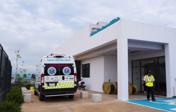 Policías de El Salto hieren a hombre armado con machete en el fraccionamiento Las Lilas