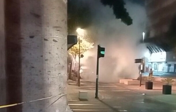 Incendian cabina de tráiler en el Centro de Guadalajara