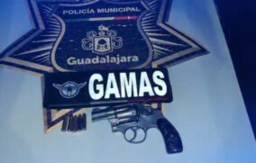 Detienen a motociclistas armados tras persecución en Guadalajara