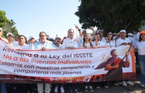 Maestros marchan en Guadalajara por mejores salarios y condiciones laborales