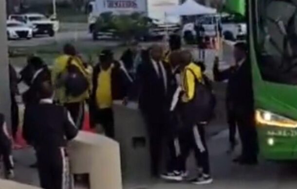 Llega la selección de Sudáfrica a Pachuca; la reciben con Mariachis