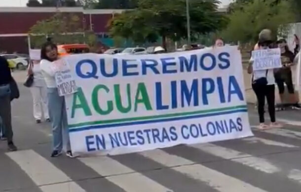 Vecinos protestan por mala calidad del agua en Guadalajara
