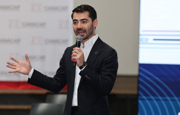 Nuevas reglas migratorias de EU dejan sin visa a 20 mil operadores mexicanos
