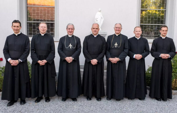 Fraternidad San Pío X desafía al Vaticano con nuevas consagraciones