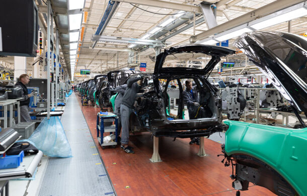 Industria automotriz pierde más de 100 mil empleos en dos años