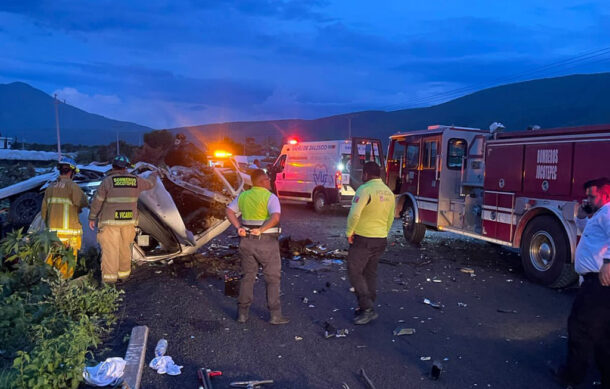 Choque frontal deja dos muertos en carretera Guadalajara-Morelia