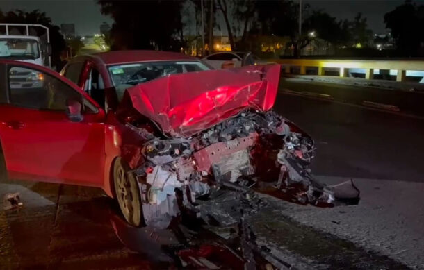 Joven choca contra camión en Periférico de Guadalajara
