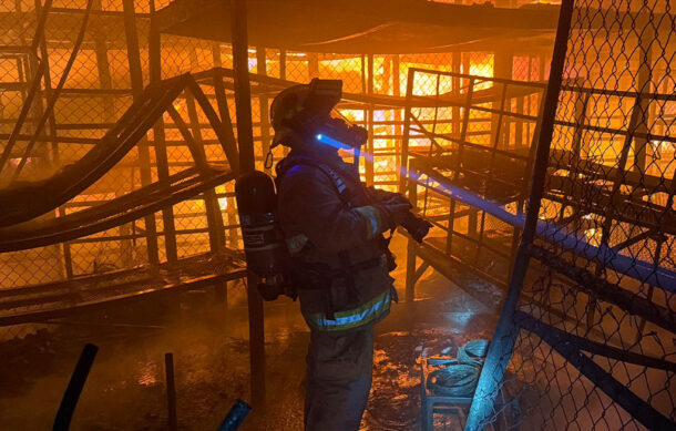 Controlan incendio en ferretera de El Álamo Industrial