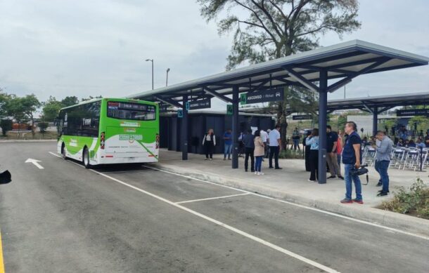 Patio para autos de plataforma en el aeropuerto registra hasta dos mil viajes diarios