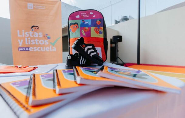 Arranca entrega de paquetes escolares para 185 mil estudiantes en GDL