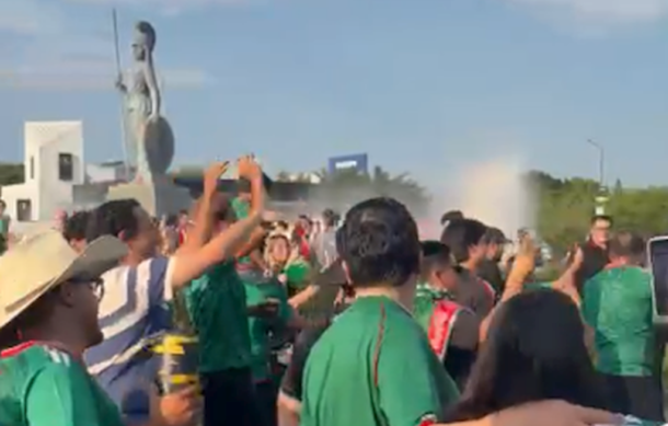 Sigue la fiesta en la Glorieta Minerva tras la victoria de México en el Mundial