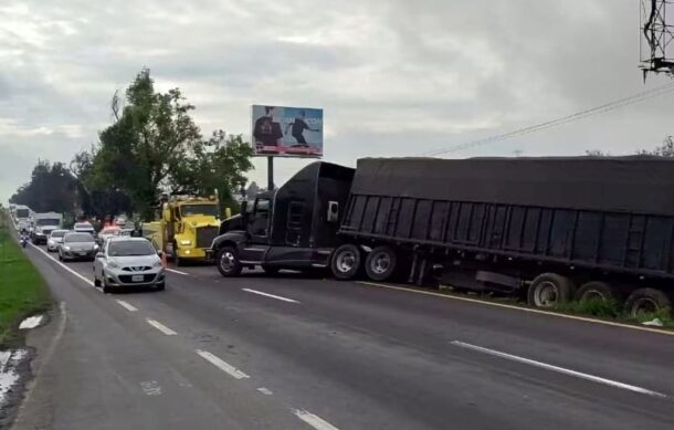 Tractocamión accidentado en la carretera a Nogales provocó caos vial en Zapopan