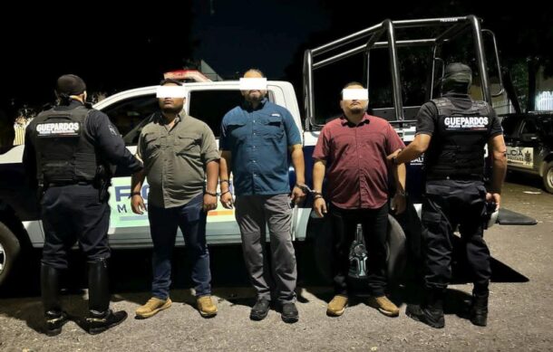 Detienen a tres presuntos falsos escoltas armados en Guadalajara