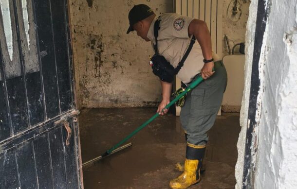 Continúan labores tras desbordamiento de río en Sayula; suman 24 viviendas con daños