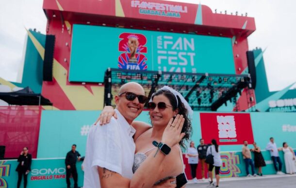 Celebran 725 matrimonios colectivos en el FIFA Fan Fest de Guadalajara