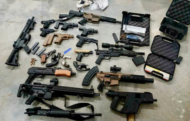EU asegura cargamento de 138 armas con destino a México