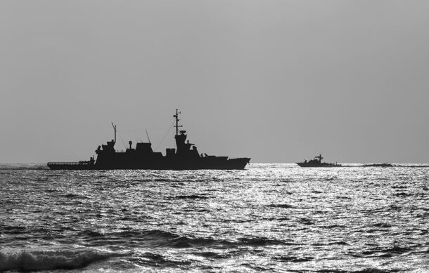 EU reimpone bloqueo naval a Irán y reanuda bombardeos