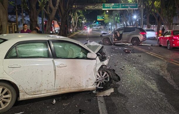 Choque en Mariano Otero deja tres personas lesionadas